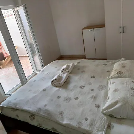 公寓 Atina And Tara 佩罗杰