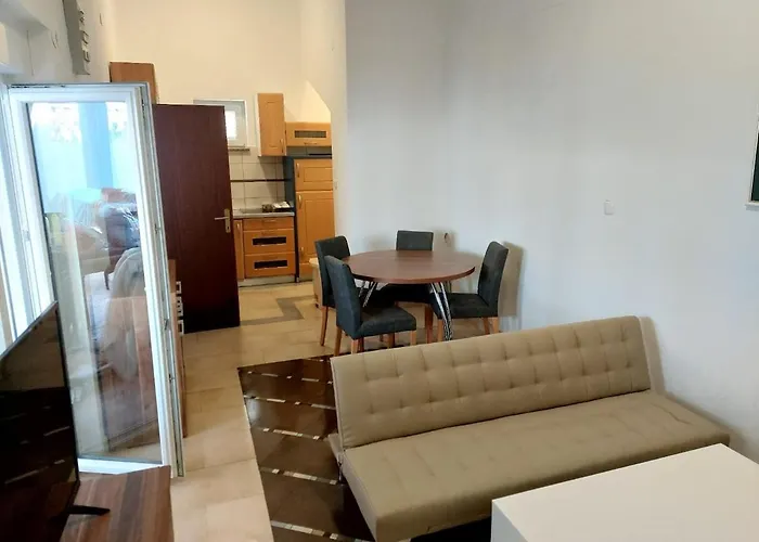 아파트 Atina And Tara *